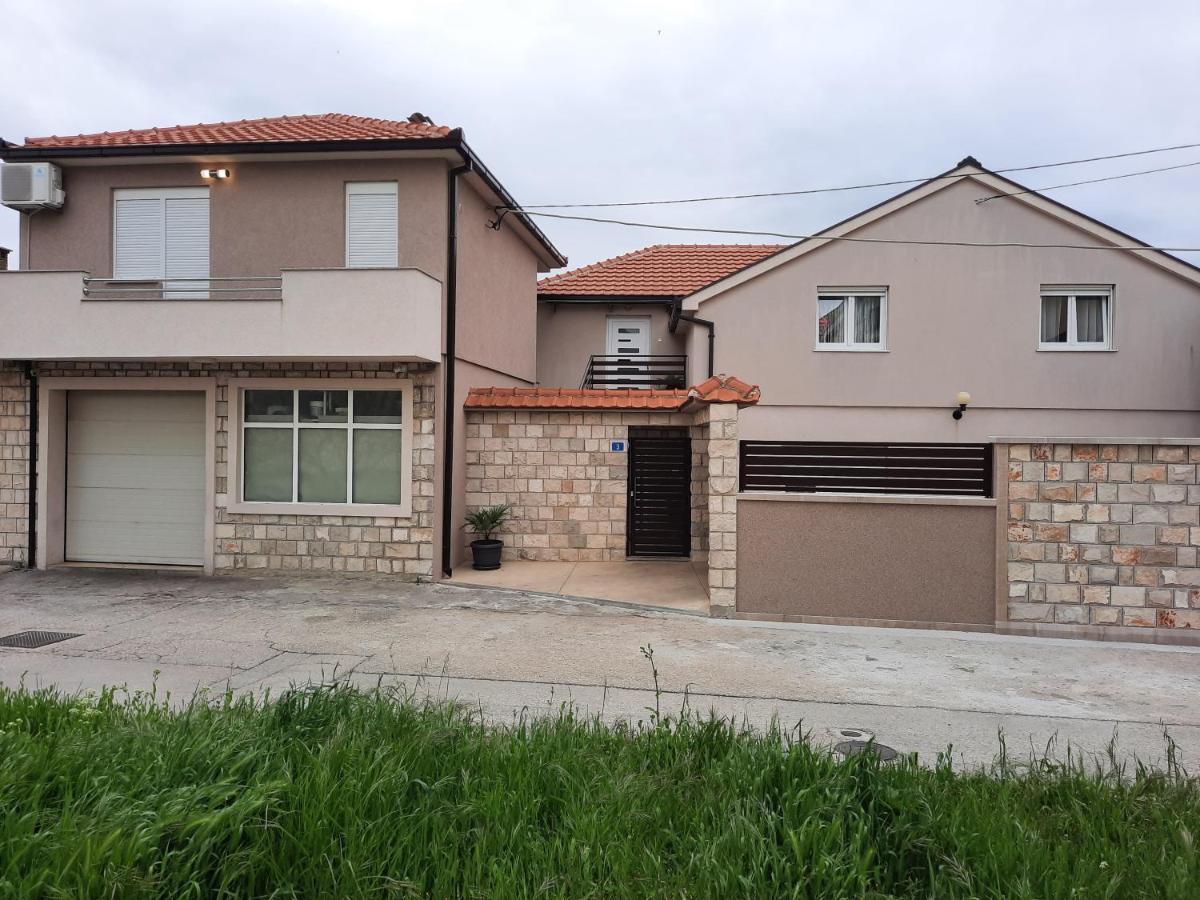 Apartman Sirena Требинє Екстер'єр фото